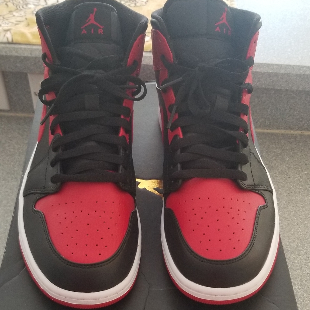 Air Jordan 1 Mid